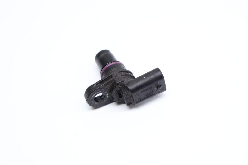 Cam / Camshaft Position Sensor 04C907601 — Used (SKU 678847)