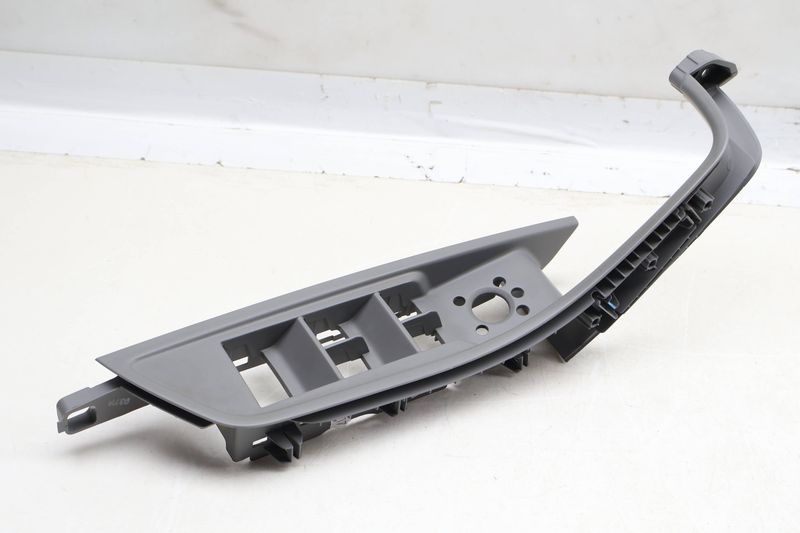Door Panel Grab Handle Cover / Trim 8W7867171C — Used (SKU 648898)