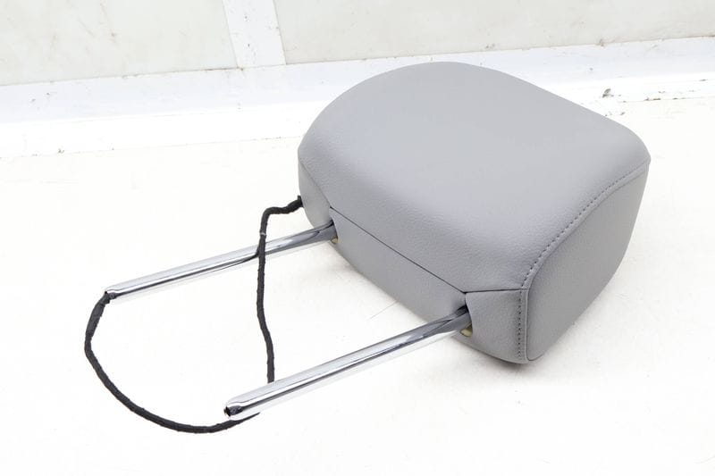 Headrest / Head Rest 8W6881903K — Used (SKU 648887)