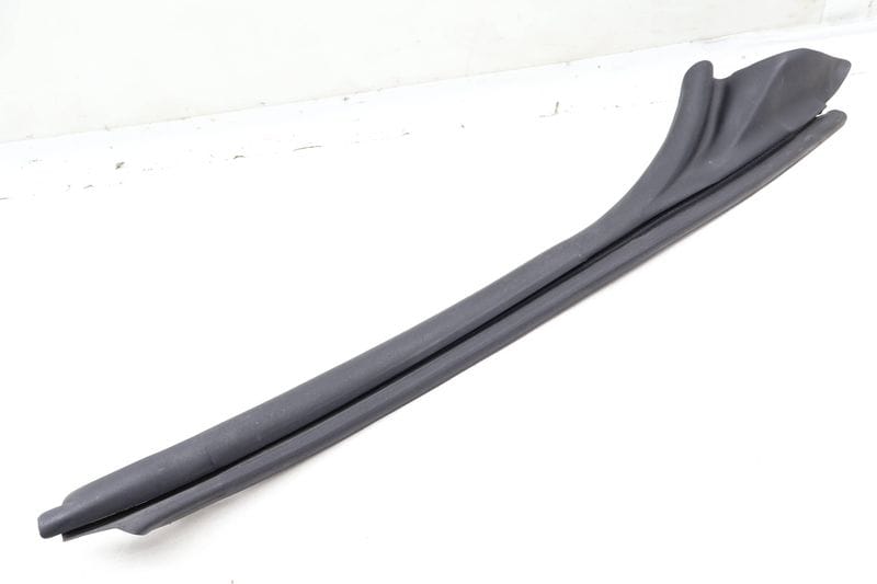 Upper Door Seal / Weather Stripping (INNER) 8W7831721B — Used (SKU 648926)
