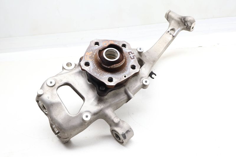 Spindle Knuckle w/ Wheel Bearing 8W0407242F — Used (SKU 679105)