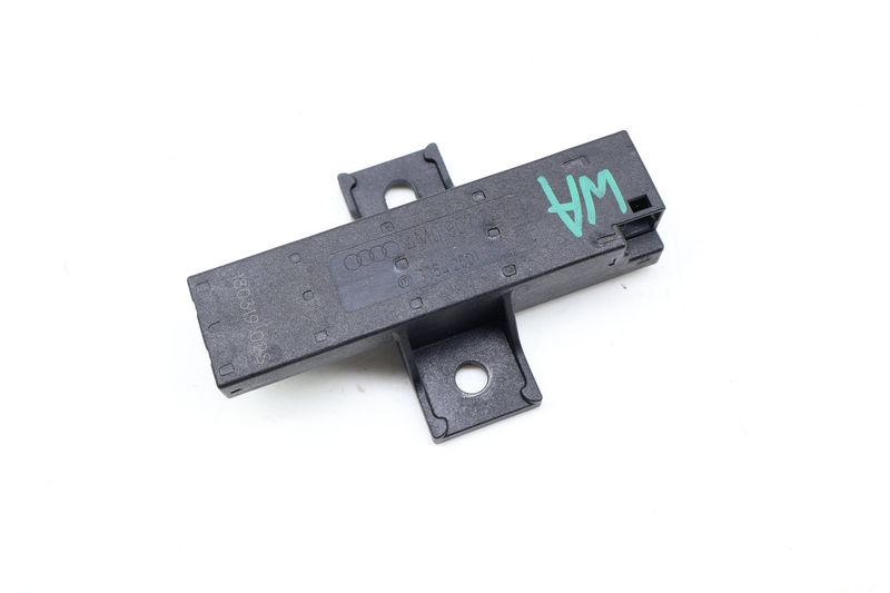 Kessy / Keyless Entry Antenna 4M0907247 — Used (SKU 678742)