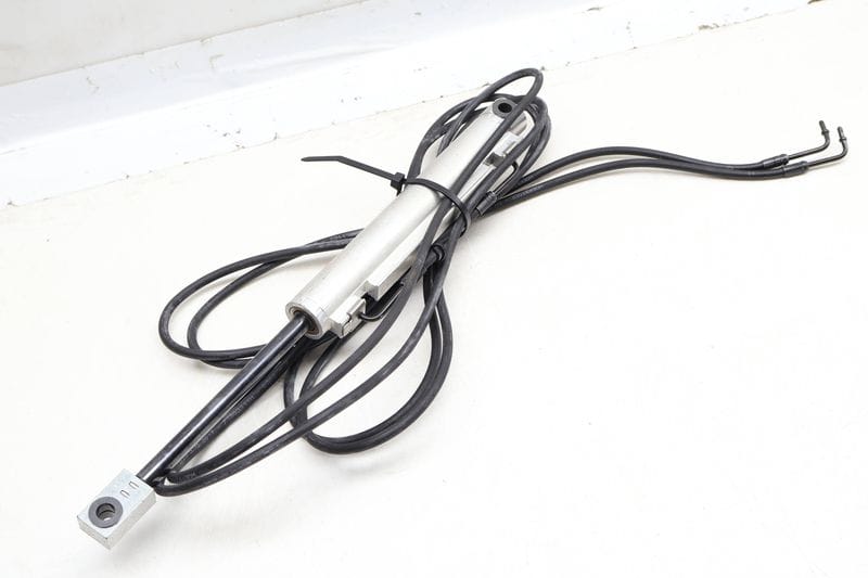 Convertible Top Hydraulic Strut / Cylinder — Used (SKU 649074)