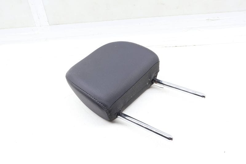 Headrest / Head Rest 8W7885901F — Used (SKU 679004)