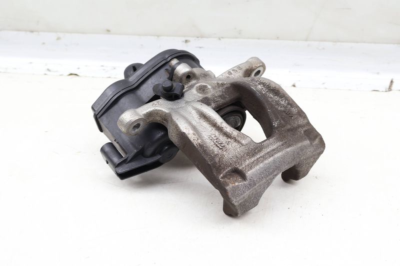 Brake Caliper / Motor 8W0615404A — Used (SKU 649116)