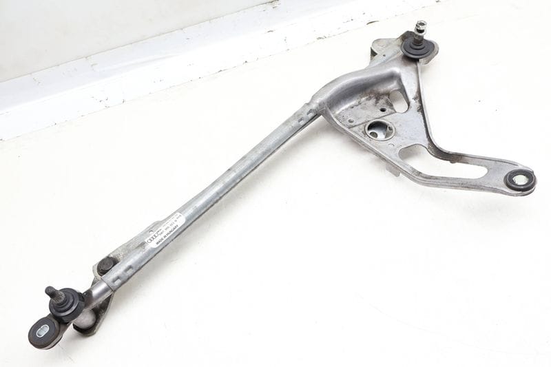 Windshield Wiper Transmission / Bracket 8W7955023B — Used (SKU 649051)