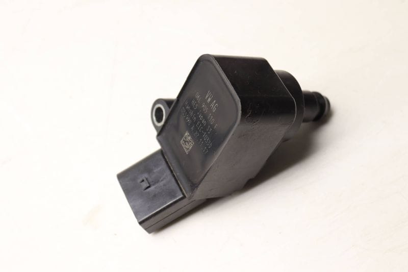 Ignition Coil / Pack 06L905110F — Used (SKU 547322)