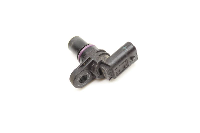 Cam / Camshaft Position Sensor 04C907601 — Used (SKU 594303)