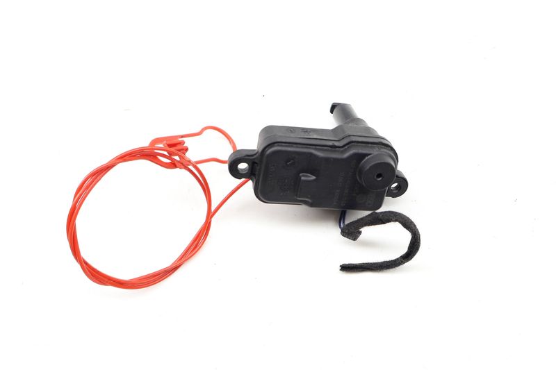 Gas / Fuel Door Lock Actuator 4L0862153D — Used (SKU 718082)