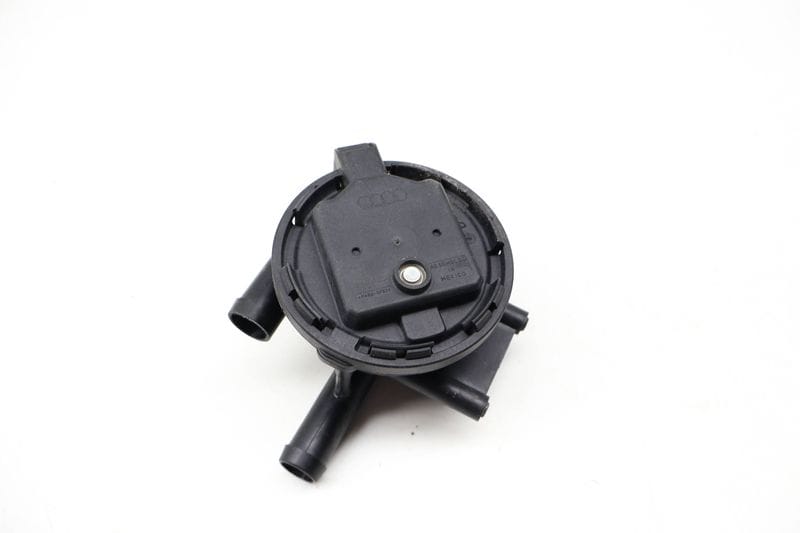 Leak Detection Pump / Pressure Switch 8K0906253L — Used (SKU 718325)