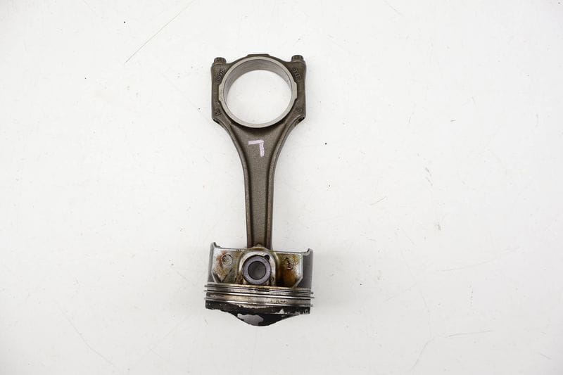 Piston w/ Connecting Rod 06E107065EE — Used (SKU 718376)