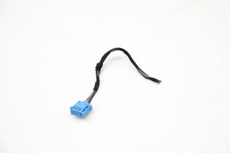 Tail Light / Lamp Wiring Connector / Pigtail 6R0972930B — Used (SKU 718279)