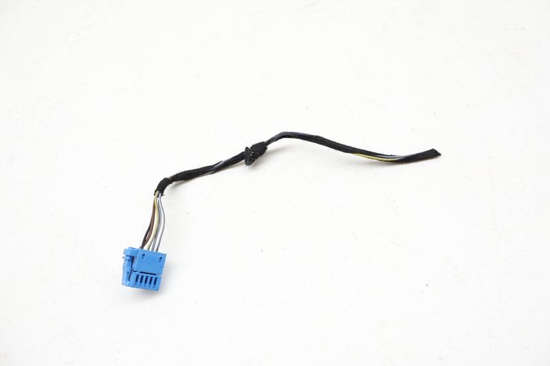 Tail Light / Lamp Wiring Connector / Pigtail 6R0972930B — Used (SKU 718280)