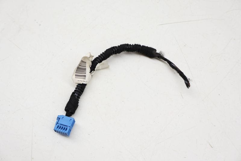 Tail Light / Lamp Wiring Connector / Pigtail 6R0972930B — Used (SKU 718288)