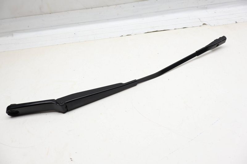 Windshield Wiper Arm 4G1955407D — Used (SKU 718364)