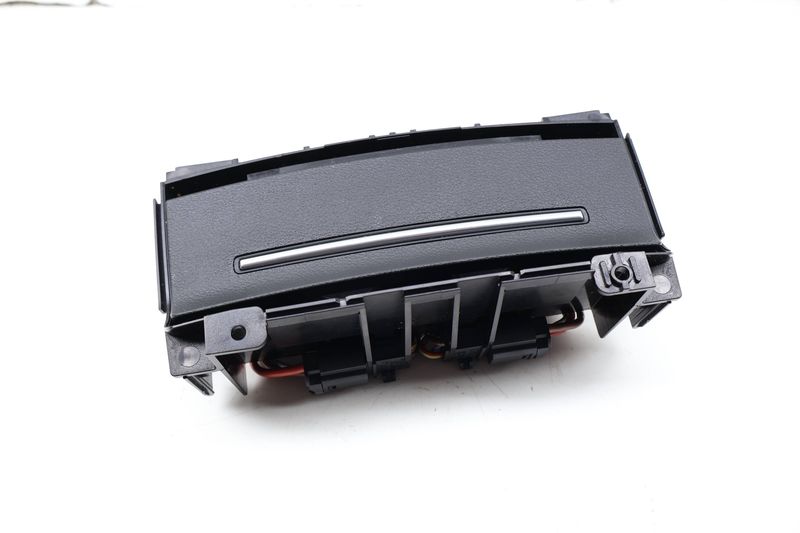 Console Power Outlet 4G0919565 — Used (SKU 718191)