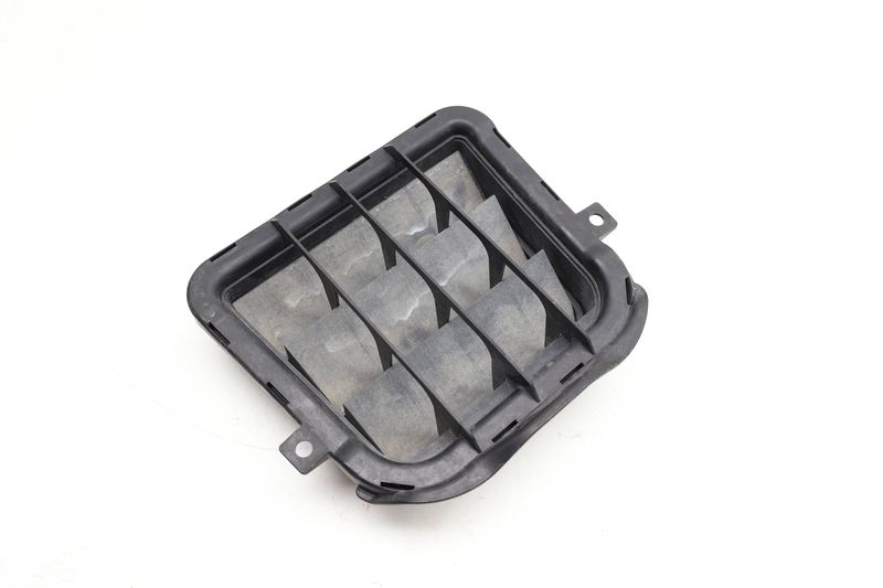 Quarter Panel Vent Insert 8K0819181B — Used (SKU 718352)