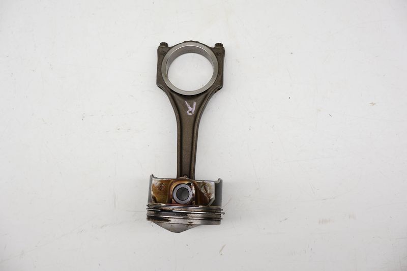 Piston w/ Connecting Rod 06E107066EE — Used (SKU 718380)