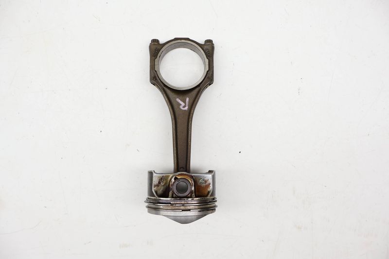 Piston w/ Connecting Rod 06E107066EE — Used (SKU 718382)