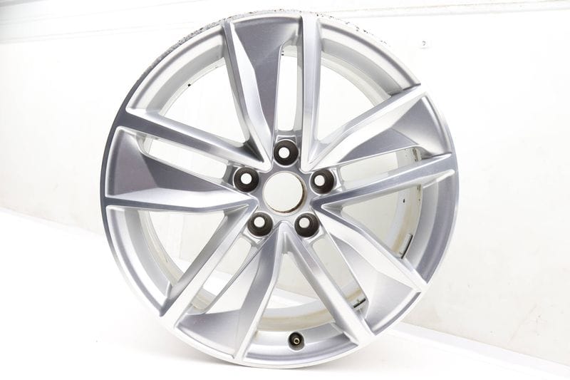 18" Inch Alloy Rim / Wheel 8U0601025AN — Used (SKU 564971)