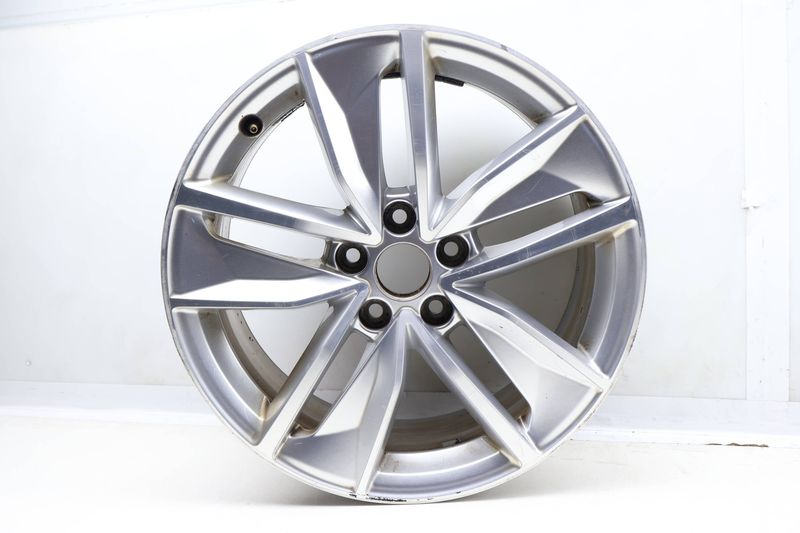 18" Inch Alloy Rim / Wheel 8U0601025AN — Used (SKU 635728)