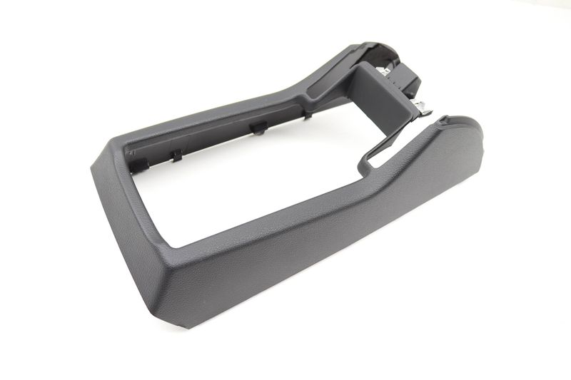 Center Console Trim 8U1863244 — Used (SKU 564489)