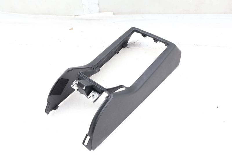 Center Console Trim 8U1863244 — Used (SKU 665559)