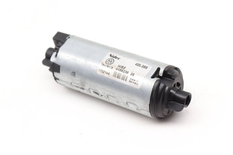 Slide Seat Motor 8U0881184 — Used (SKU 566285)