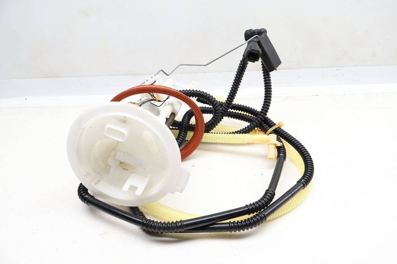 IN-Tank Fuel Filter Assembly 5N0919109F — Used (SKU 635672)