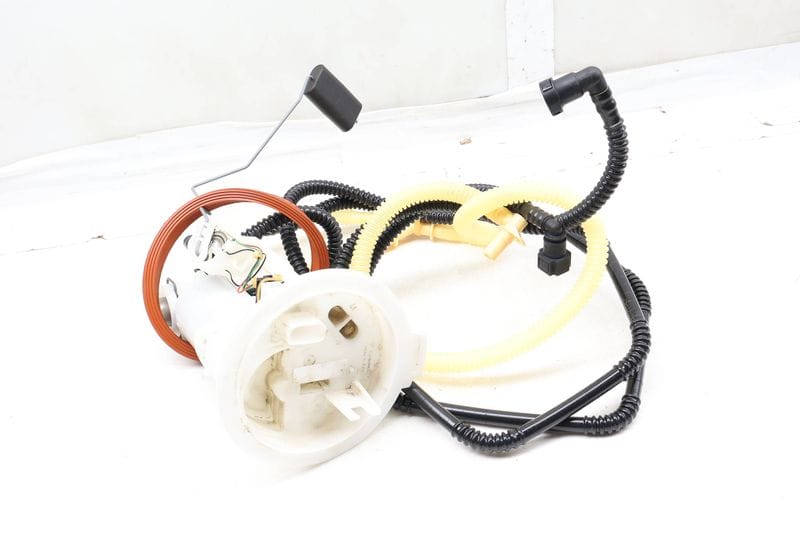 IN-Tank Fuel Filter Assembly 5N0919109F — Used (SKU 665763)