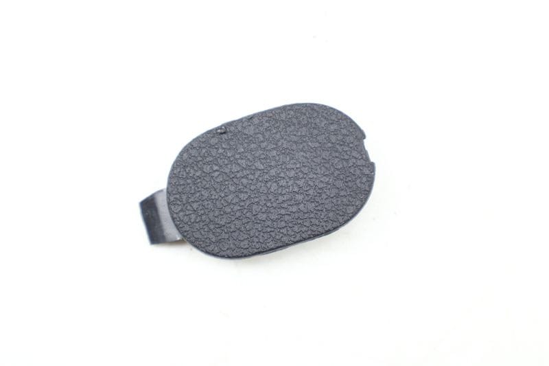 Center Console Screw Cap / Cover 8U0863210 — Used (SKU 635364)