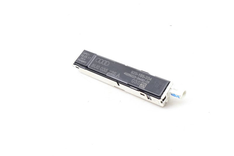 Upper Antenna Booster 8U0035225A — Used (SKU 665707)
