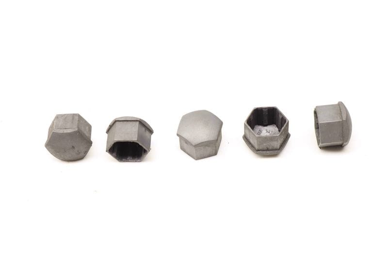 Lug Nut / Bolt Cover / Cap (5) 321601173B — Used (SKU 564900)