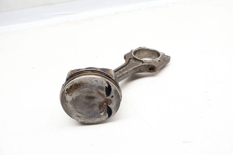 Piston w/ Connecting Rod 06H107065DP — Used (SKU 635676)