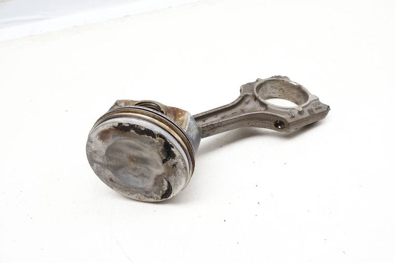 Piston w/ Connecting Rod 06H107065DP — Used (SKU 635677)