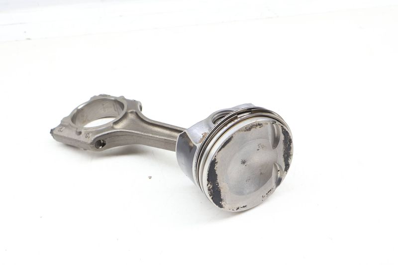 Piston w/ Connecting Rod 06H107065DP — Used (SKU 665773)