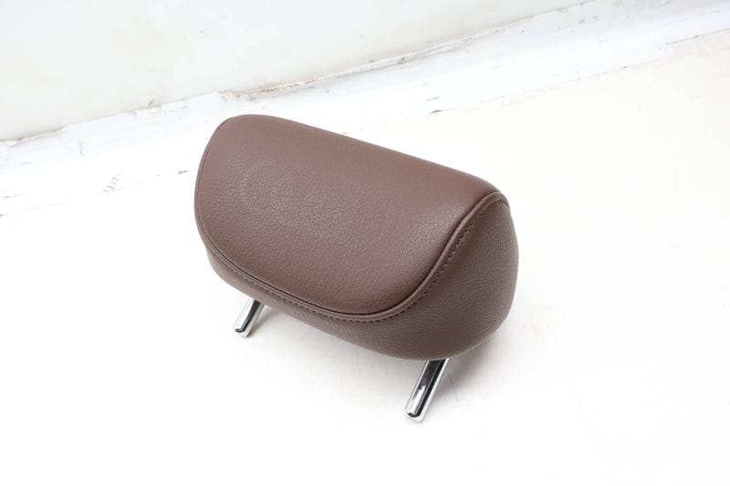 Center Headrest / Head Rest 8U0885905M — Used (SKU 665508)