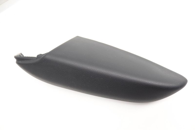 Door Panel Armrest / Arm Rest 8U0867374 — Used (SKU 564470)