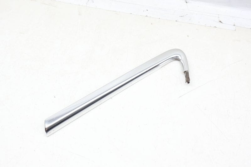 Quarter Window Glass Trim / Molding 8U0853346 — Used (SKU 665600)