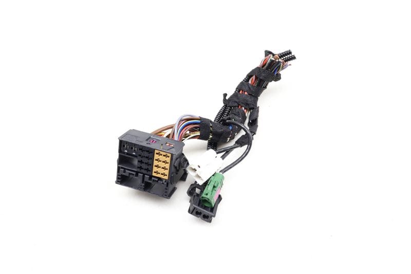 Satellite Radio Receiver / Tuner Wiring Harness Connector Set — Used (SKU 635404)