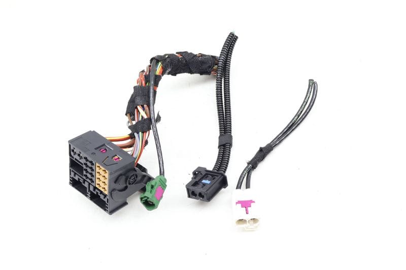 Satellite Radio Receiver / Tuner Wiring Harness Connector Set — Used (SKU 665721)