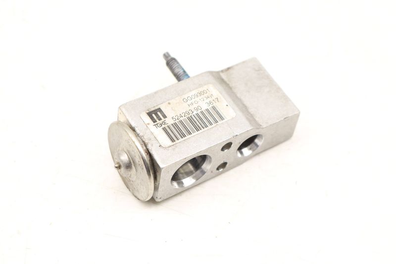AC Expansion Valve 8W0816679 — Used (SKU 537131)