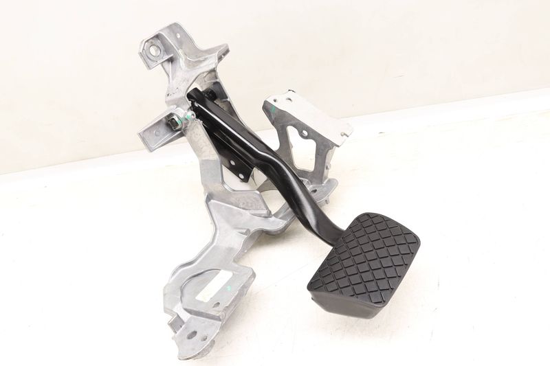 Brake Pedal Assembly
 8W1723140B — Used (SKU 537185)