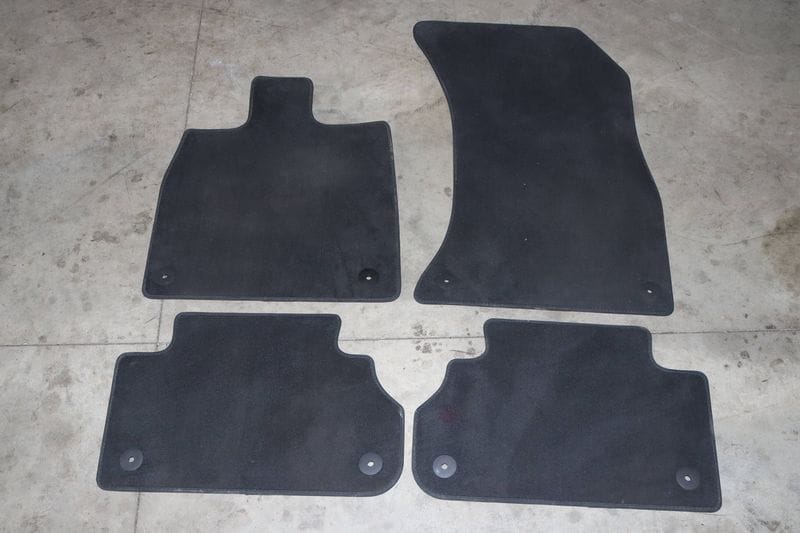 Carpet Floor Mat Set — Used (SKU 537299)