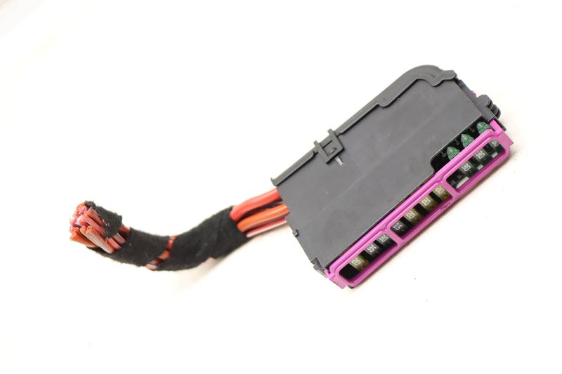 Fuse Holder 8K0941824D — Used (SKU 537406)