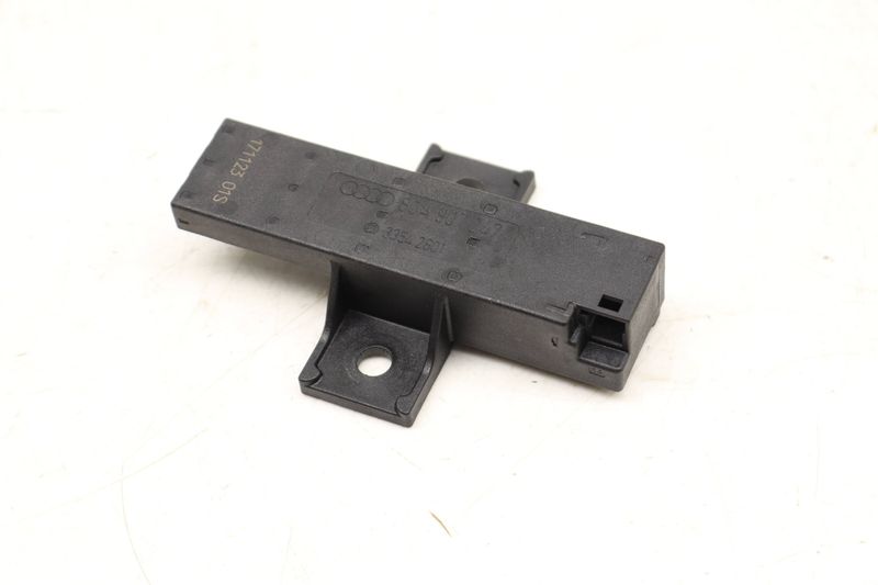 Kessy / Keyless Entry Antenna 80A907247 — Used (SKU 537044)