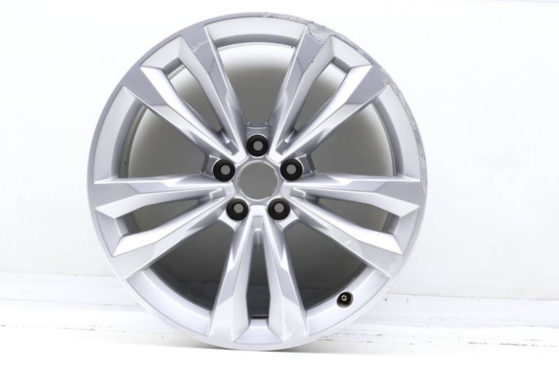 19" Inch Alloy Wheel / Rim (5 Double SPOKE) 4M0601025C — Used (SKU 724541)