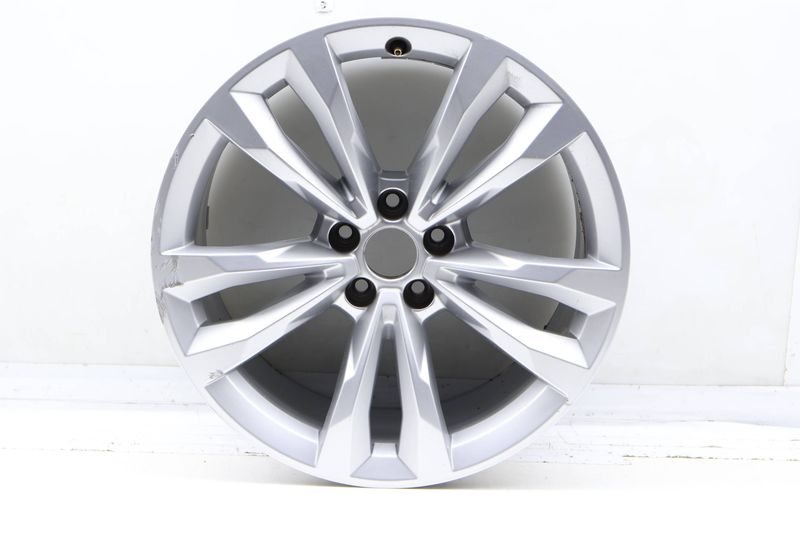 19" Inch Alloy Wheel / Rim (5 Double SPOKE) 4M0601025C — Used (SKU 724543)