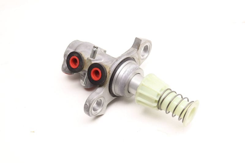 Brake Master Cylinder 4M0611021A — Used (SKU 588940)