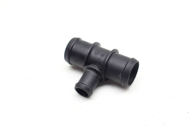 Coolant T Hose Adapter / Connector N90692901 — Used (SKU 724724)